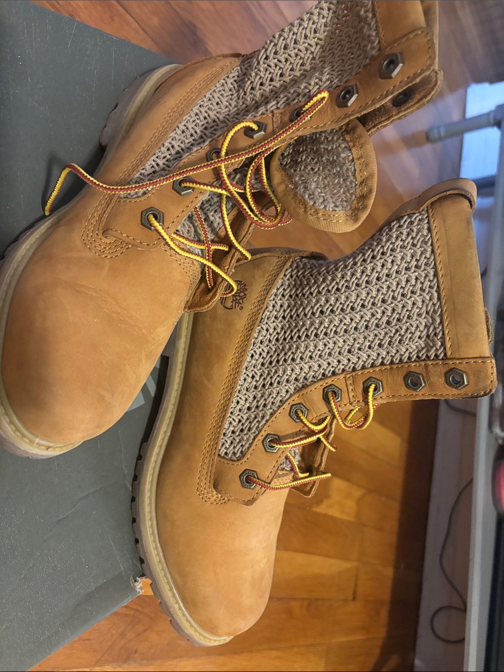 Wheat/Tan Lace-Up Boots - Classic Rugged Style